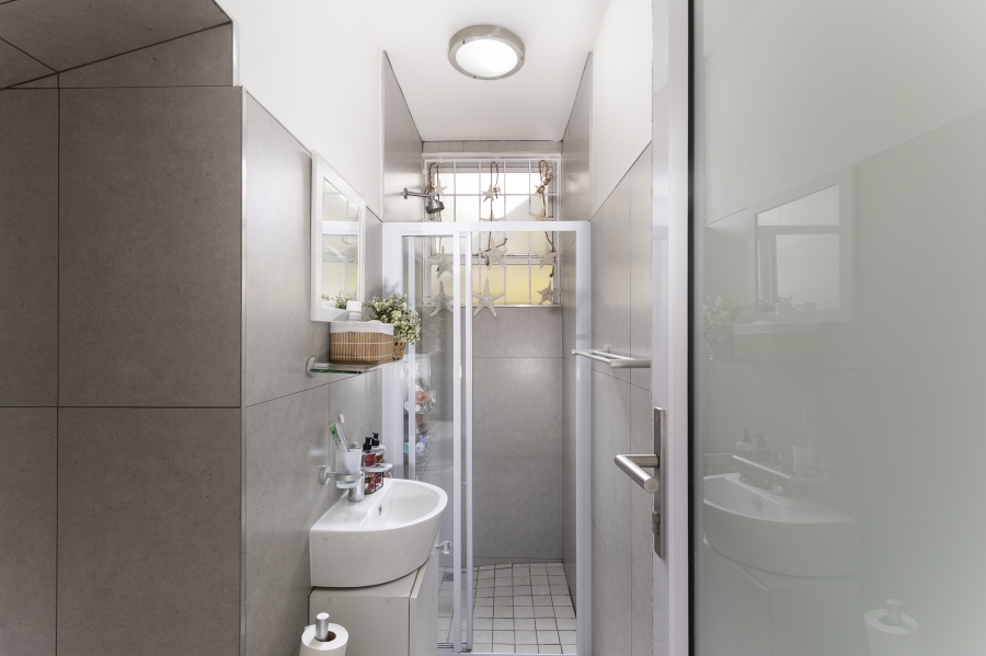 To Let 4 Bedroom Property for Rent in Heldervue Western Cape